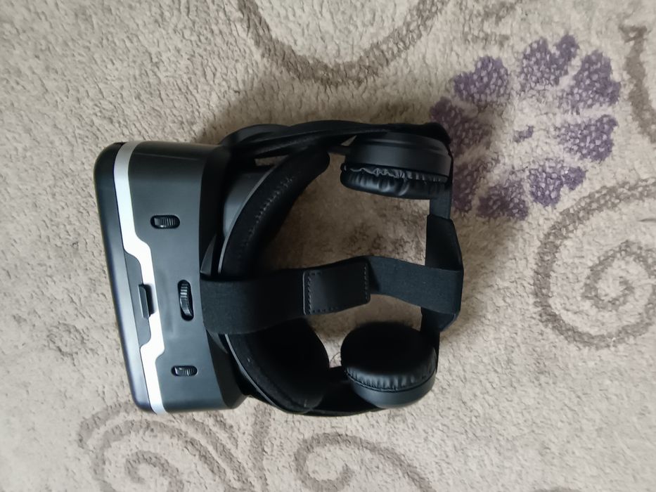 виар очки с пультом, наушники. С коробкой обмен на телефон или плоншет