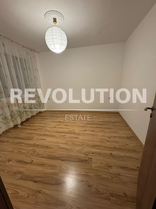 Дава се под наем Тристаен апартамент в Пловдив, Център - 90 кв.м за 350 € - Снимка #4