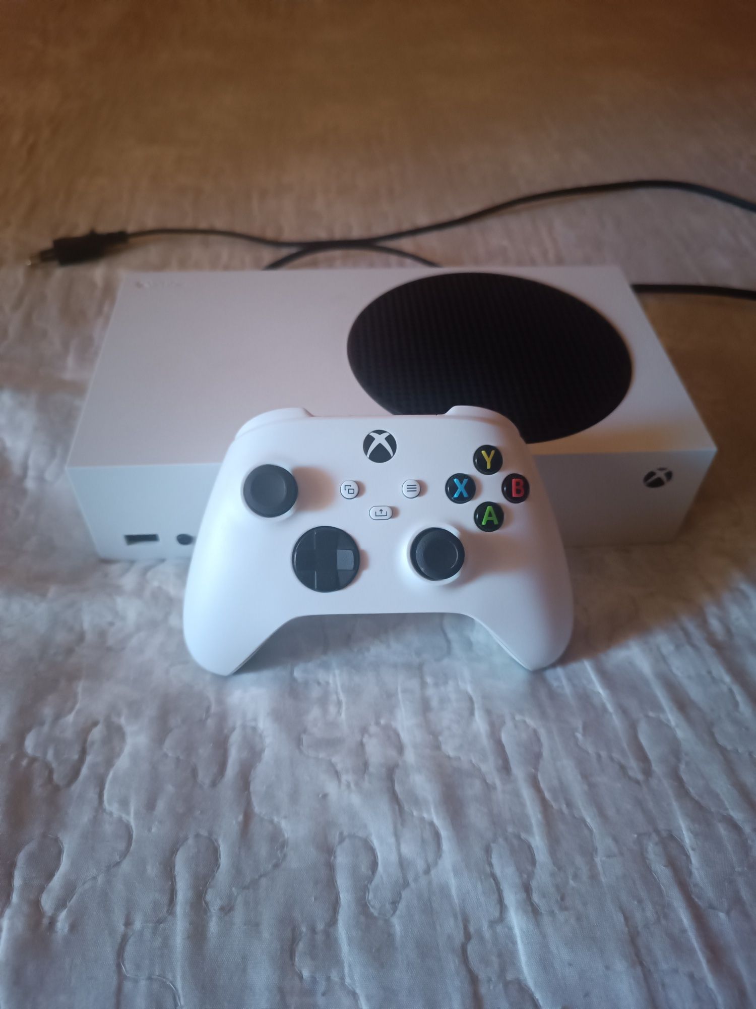 Продавам Xbox series S Гаранцията е още валидна