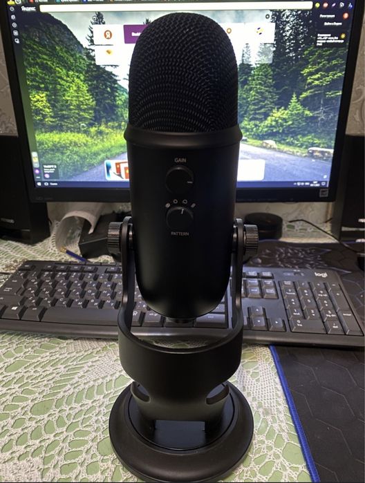 Микрофон Blue yeti черный