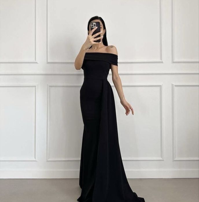 Продам платье с шлейфом