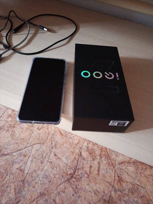 Продам iqoo z10r. 8/256