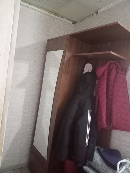Продам прихожный шкаф