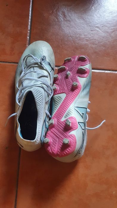 Ghete de fotbal puma.(în stare buna)