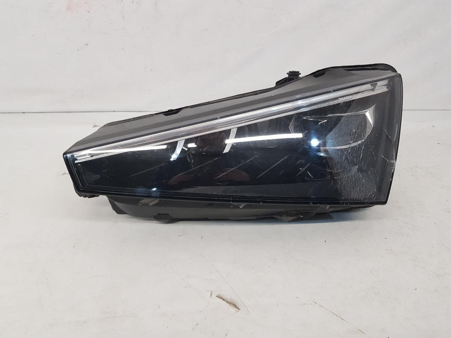 Far stanga full led Skoda Scala dupa 2019