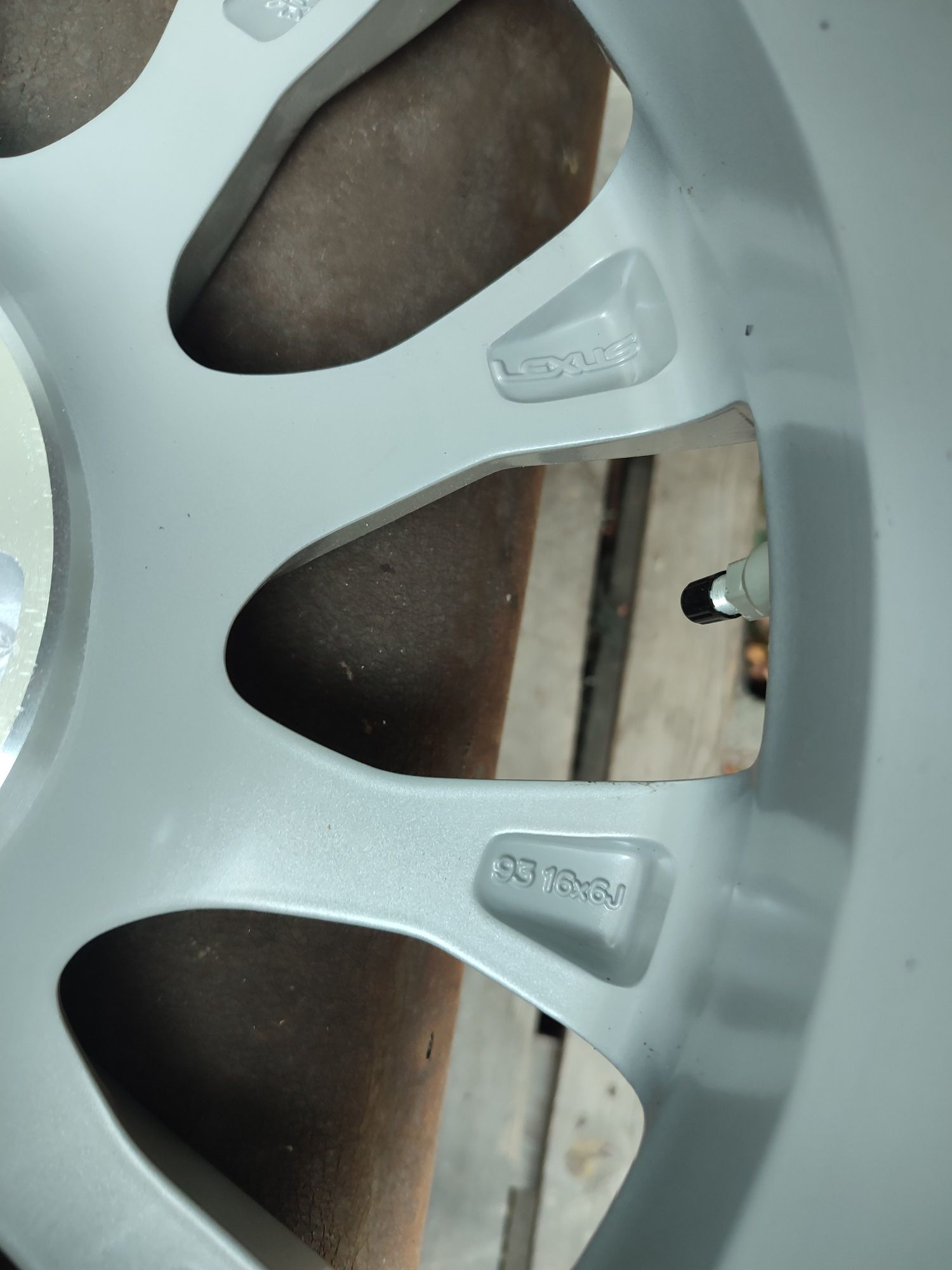 16" оригинални алуминиеви джанти за Toyota Yaris/Prius.
