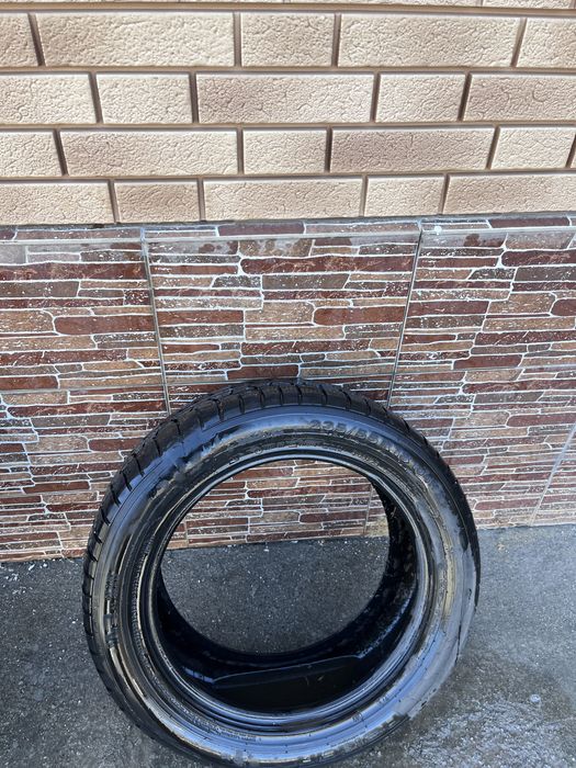 Зимние шины почти новые