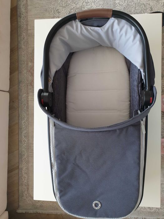 Maxi cosi Oria / Макси кози кош за новородено Ориа
