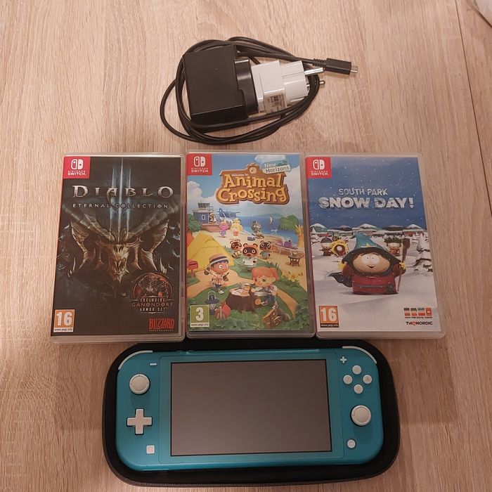 Nintendo Switch Lite – Тюркоазен + 3 игри + калъф и зарядно с адаптер