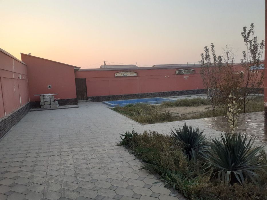 Навоийда,Варк 2,котедж сотилади евро ремонт ҳама шароит мавжуд