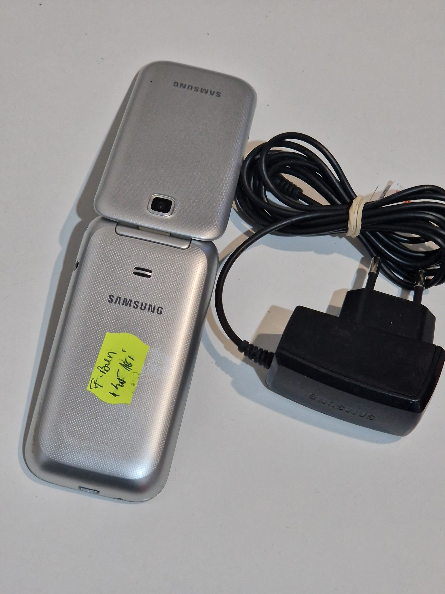 Telefon cu clapeta GT-C3590 perfect funcțional