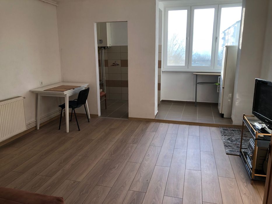 Vând garsoniera 28 mp.