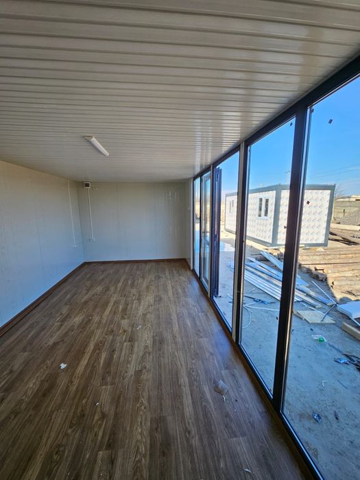 Containere modulare cu vitrina 2,4x6 m calitate premium de vanzare