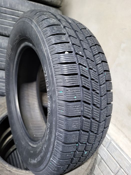 Продам зимнею шину одиночку PIRELLI 205/60/15 в идияльноем  состояние