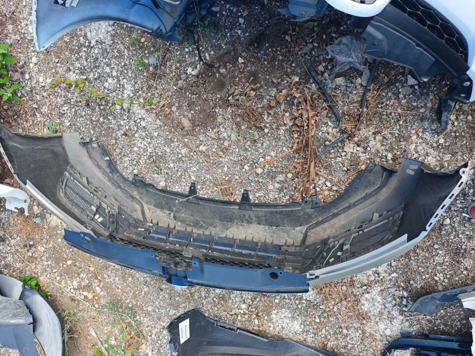Предна броня Volkswagen VW Jetta с решетка Фолксваген Джета