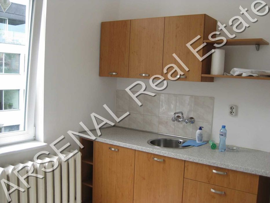 Етаж от къща под наем, Център