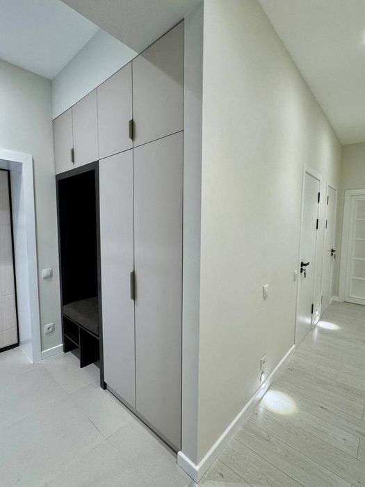 Яккасарой район ориентир: Башлык Новостройка 3/6/6 лифт есть, Евро