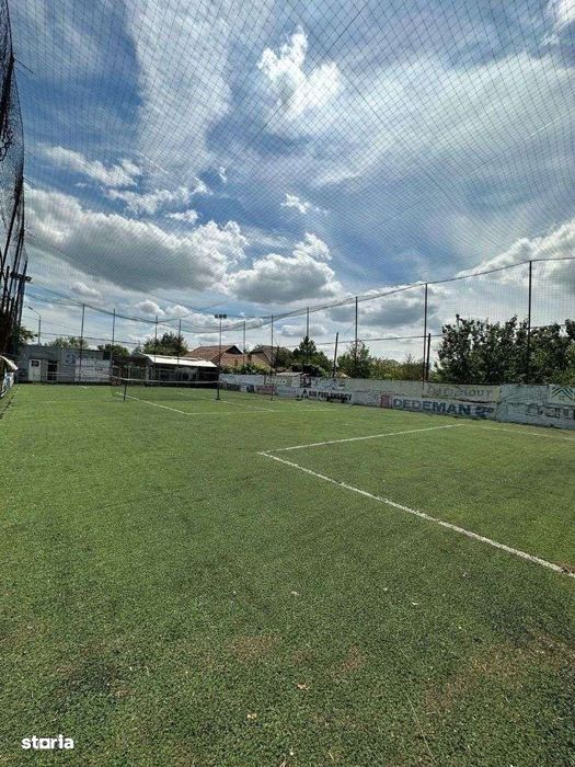 Teren de vânzare MiniFotbal + Spațiu comercial (în subcetate)