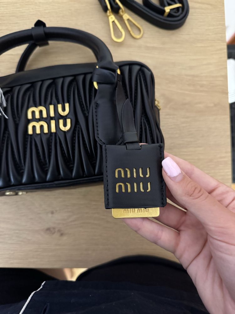 Нова чанта Miu Miu