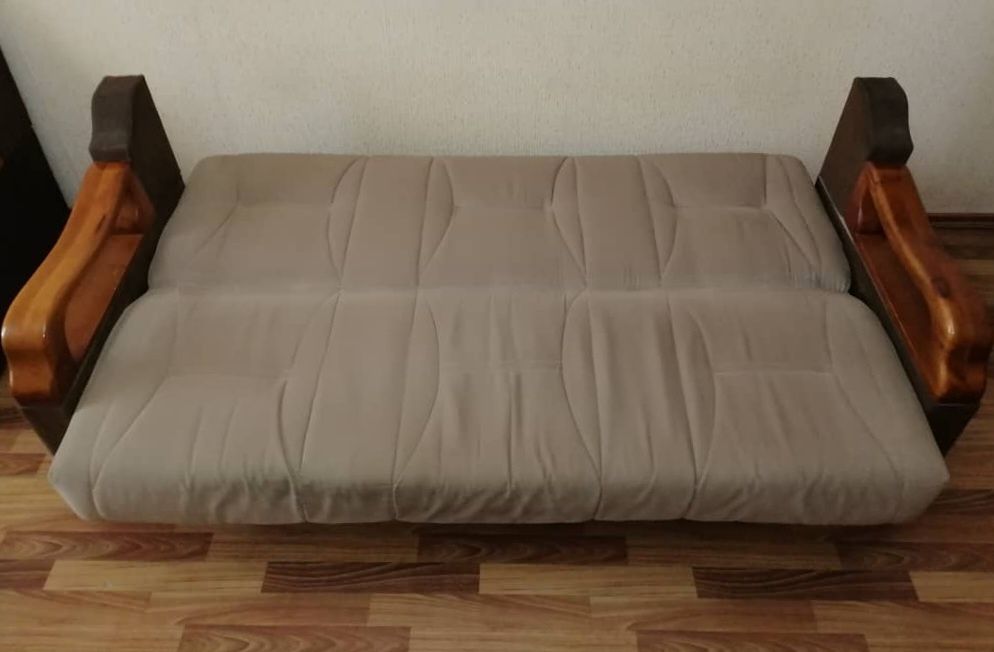 Срочно продаю диван и два кресла