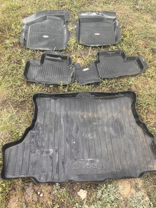 Продам коврики в комплекте на ваз 2114