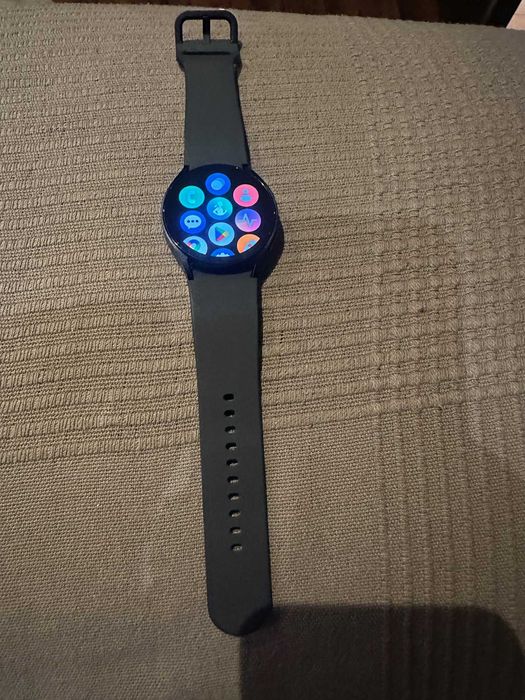 Смарт часовник Samsung Galaxy Watch 6 в гаранция