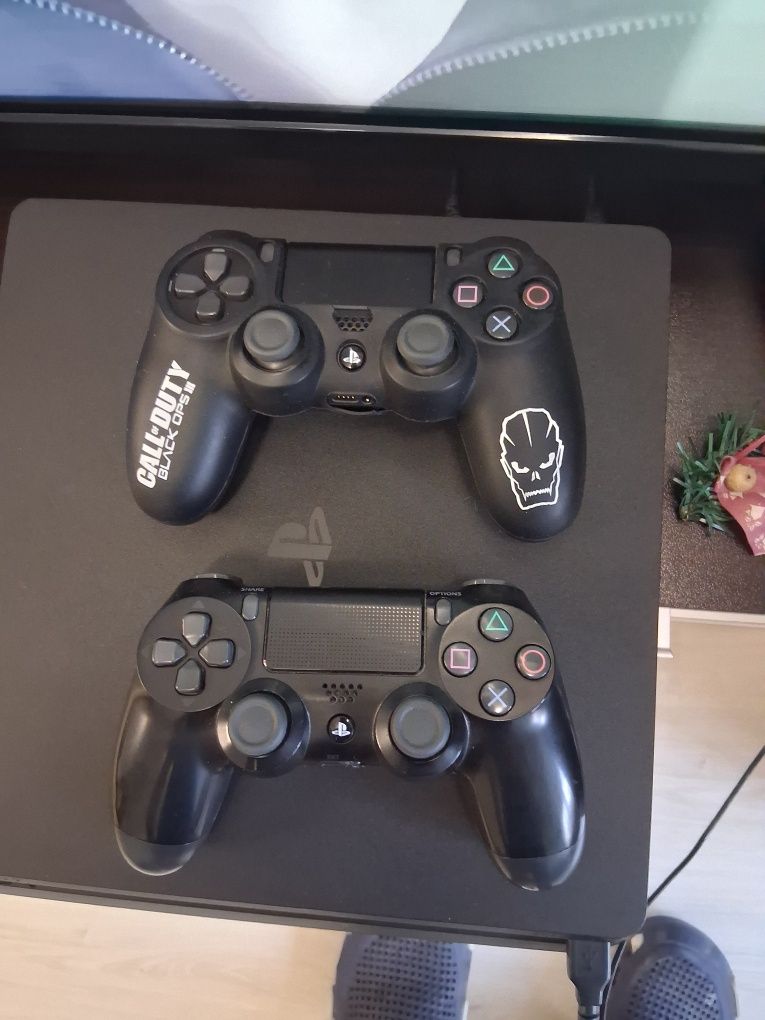 Playstation 4 slim (черен)