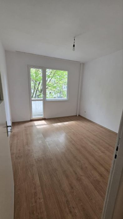 Дава се под наем Тристаен апартамент в Варна, Базар Левски - 70 кв.м за 390 € - Снимка #1