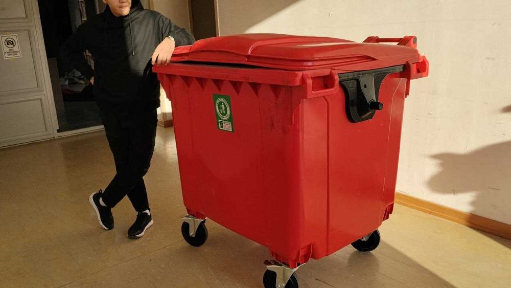 Мусорный бак 1100л Оценковка и пластик