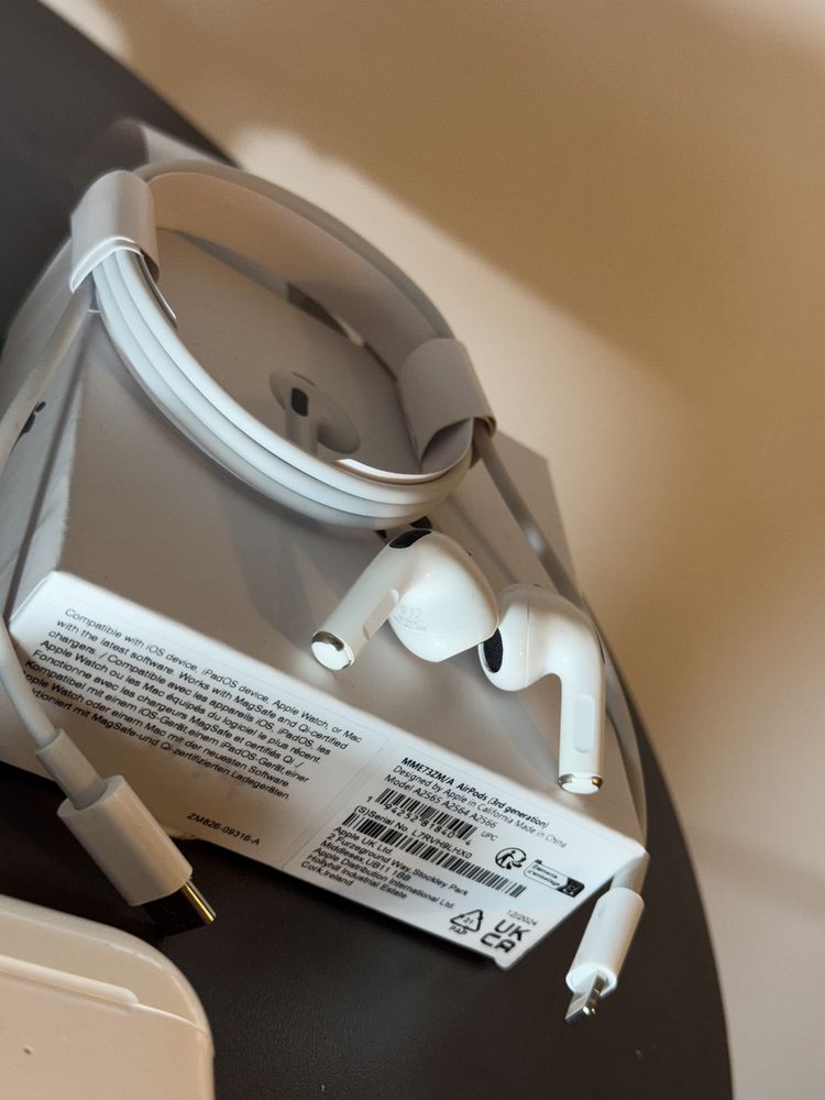 AirPods Generația 3, sigilate