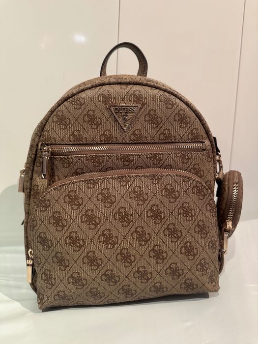 Чисто нова раница Guess