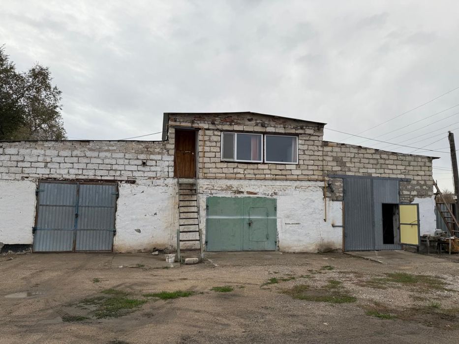 Сдам в аренду  сто гаражи или же для производство помещение