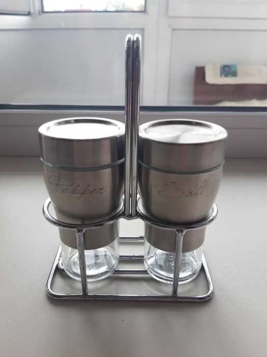 Набор солонка и перечница