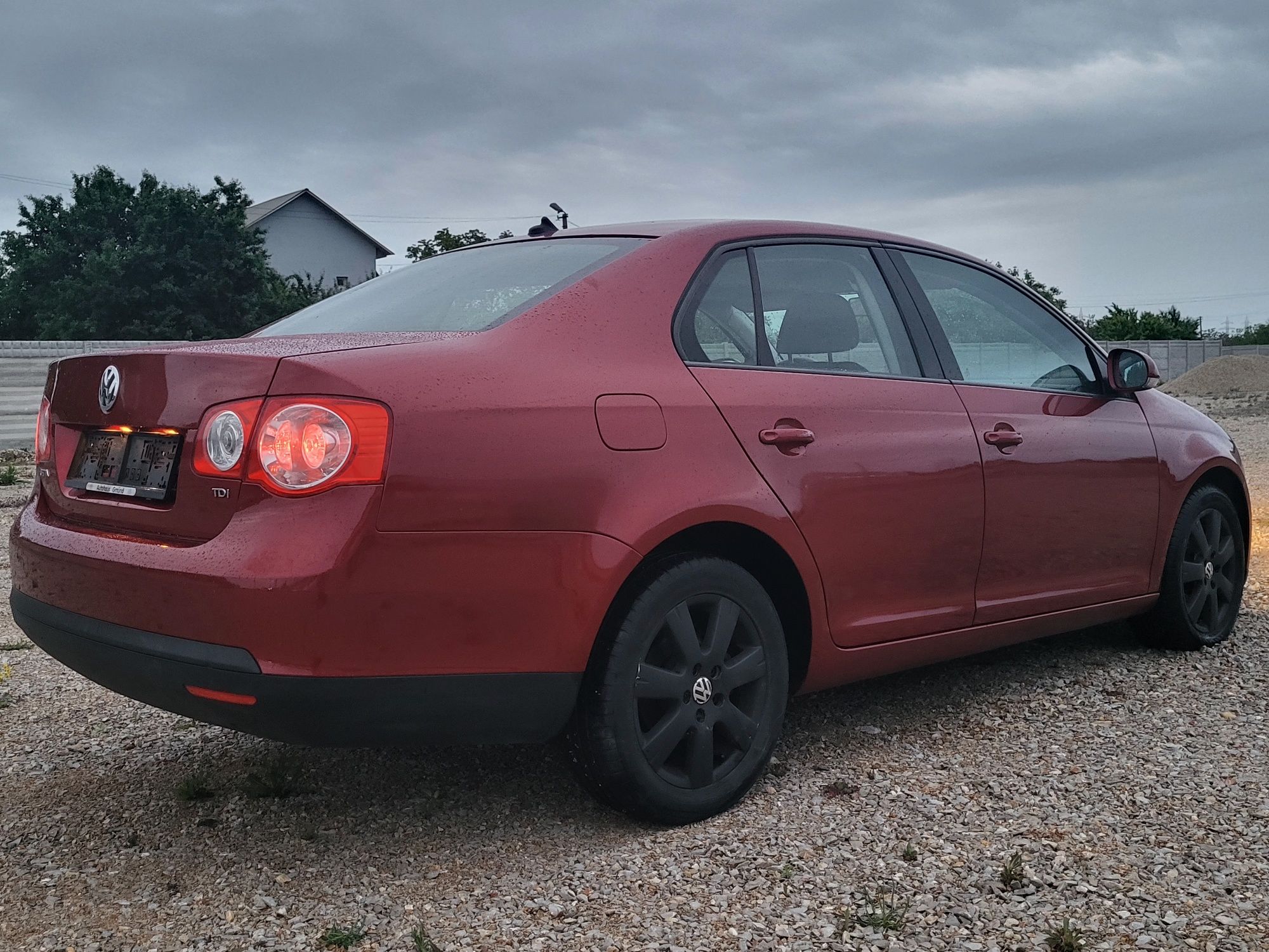 Jetta Anul 2010 Euro5 1.6 tdi 105cp Jante aluminiu Cauciucuri iarna