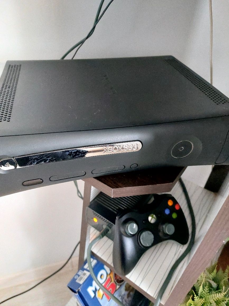 Продам Xbox 360Elite