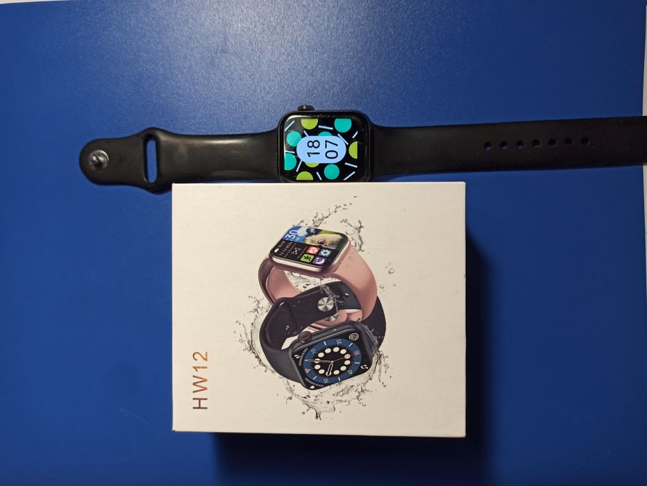 Срочно Смарт часы HW12