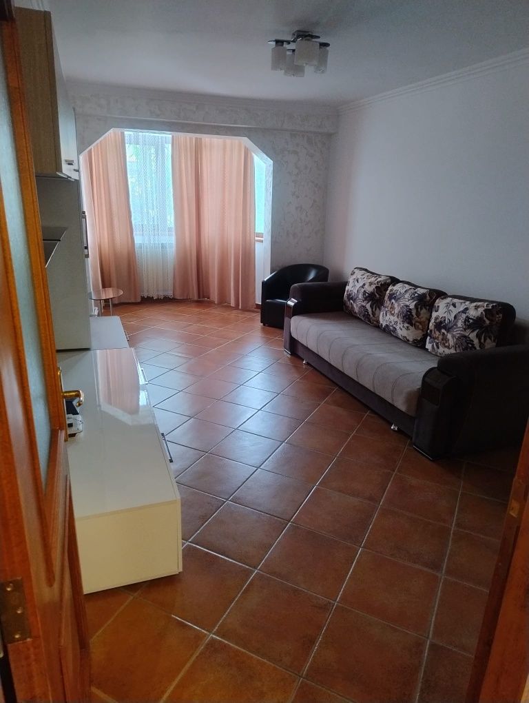 vând apartament confort 1