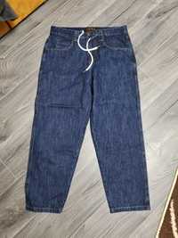 Denim pants
IN STOC