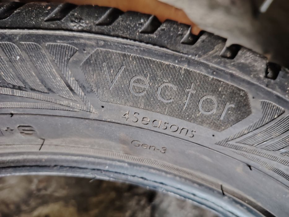 195/55 R16 Goodyear Vector 4seasons M+S