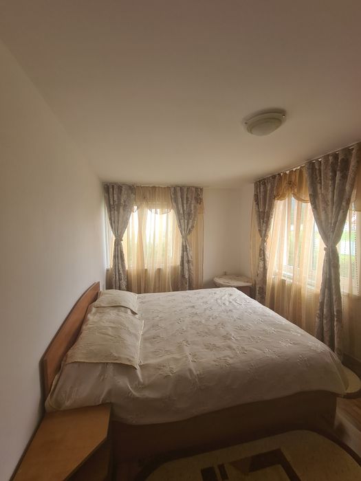 Vila de închiriat/Revelion disponibilă
