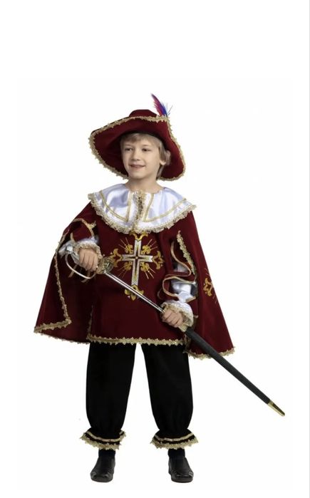 Продам новогодний костюм мушкетера