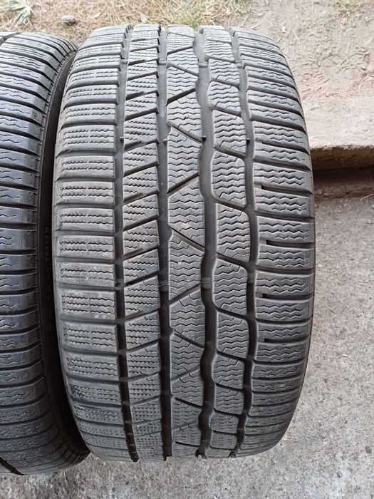 255/40 R18 Continental