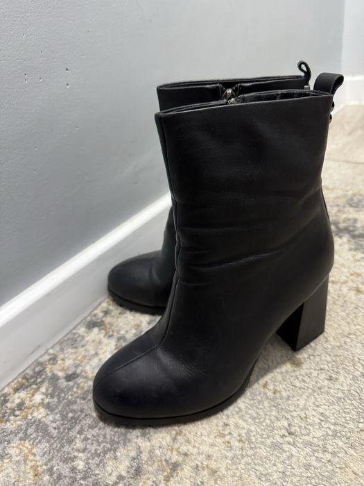 Зимние кожаные ботильоны