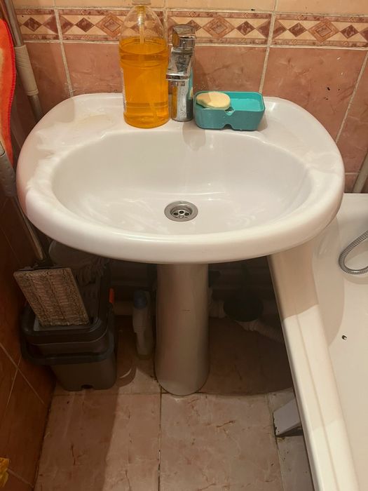 Продам умывальник тюльпан.