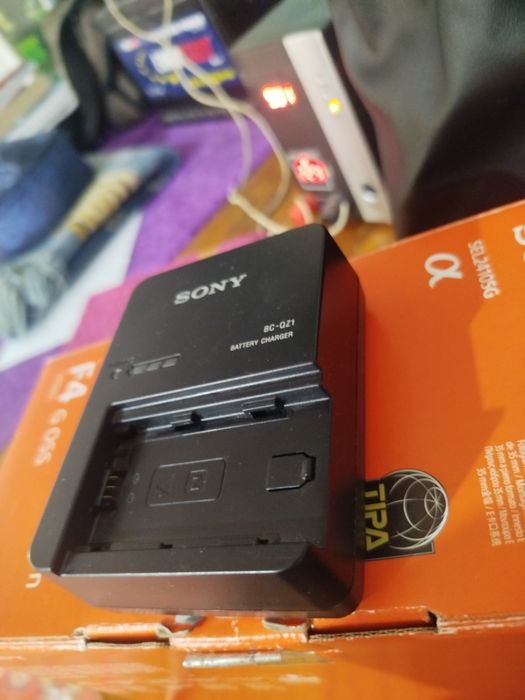 Sony Fz100 оригинал 2 та батарейкалар+ оригинал зарядник сотилади