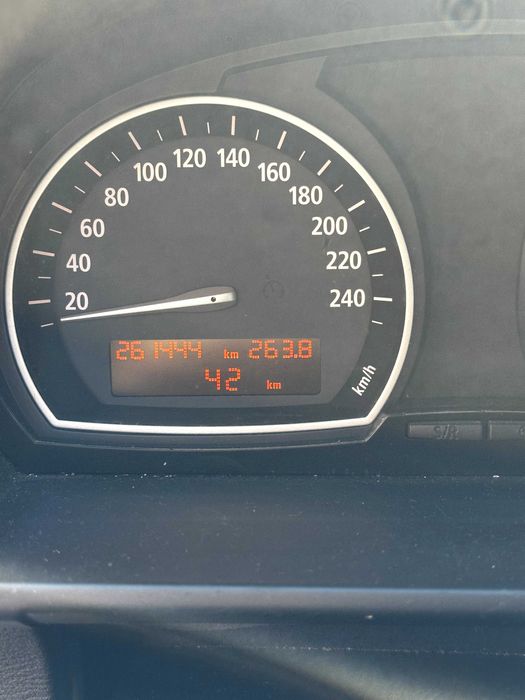 BMW X3 2.0d – An 2009 – În stare bună, cu mici defecte menționate