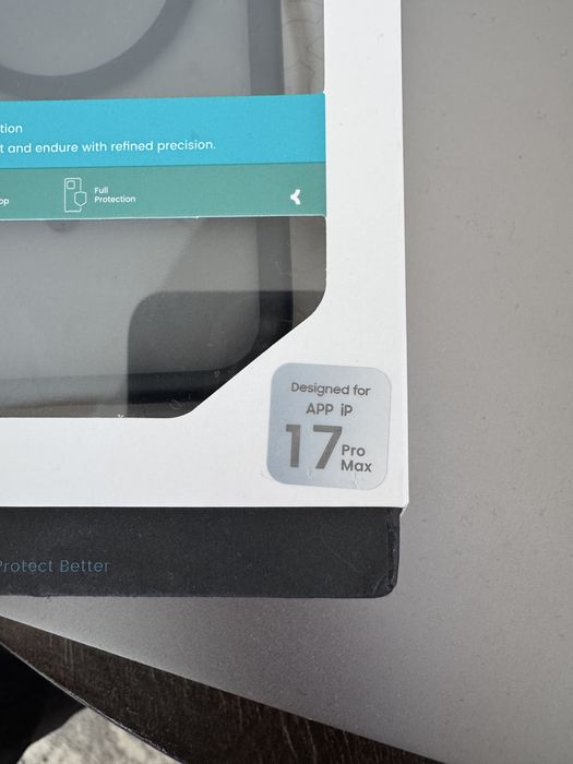 Кейс за Iphone 17 pro max Benks