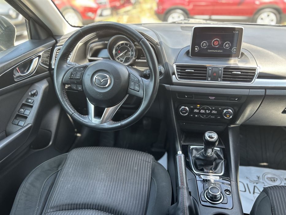 Mazda 3 2.0benzina euro 6 xenon, navi, set roti iarna, rate, garantie!