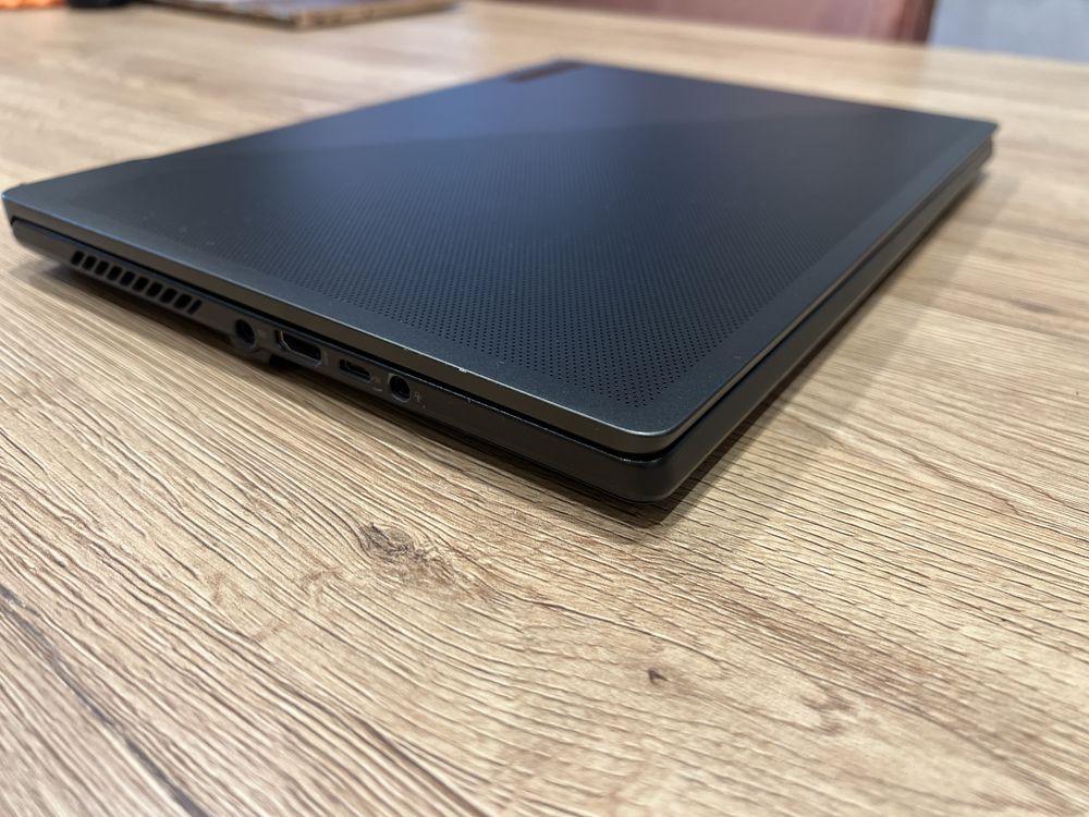 ASUS ROG Zephyrus G14 · Ryzen 9 · RX 6700S · 24GB RAM · 1TB SSD