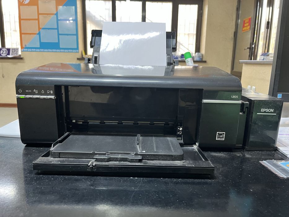 Принтеры Эпсон L805 и 1800 в хорошем рабочем состояний